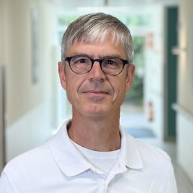 Oberarzt Dr. med. Frank Ruckt&auml;schel