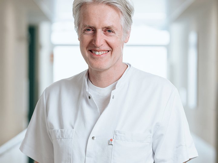 Ärztlicher Direktor und Chefarzt der Klinik für Kinder- und Jugendmedizin, Neonatologie und Pädiatrische Intensivmedizin Dr. med. Georg Hillebrand