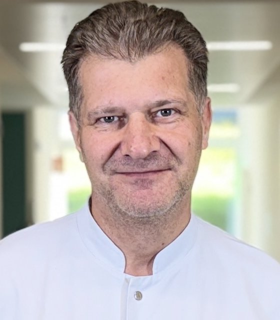 Oberarzt Dr. med. Juri Petuchow