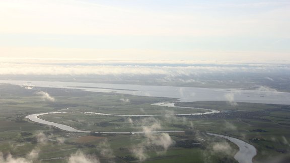 Luftbild : die Stör mündet in die Elbe